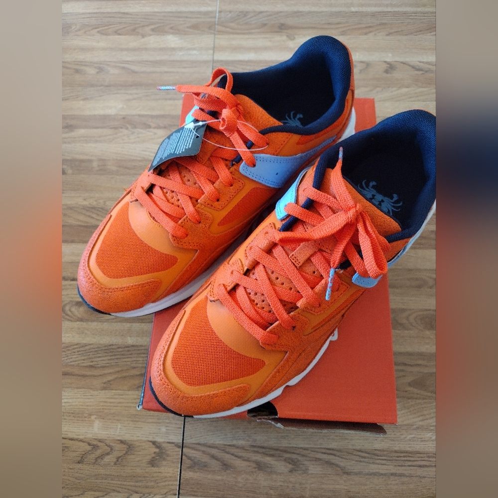 Unisex Under Armour 3028120-800 UA Forge MD 'Crab' Sneakers